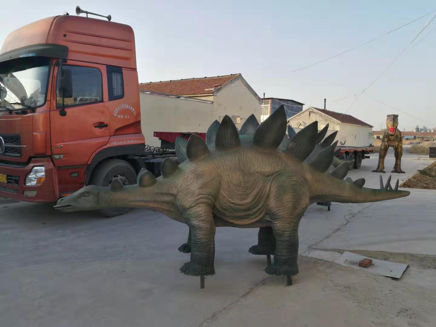 恐龍雕塑項目部分完工，出廠安裝（組圖）。